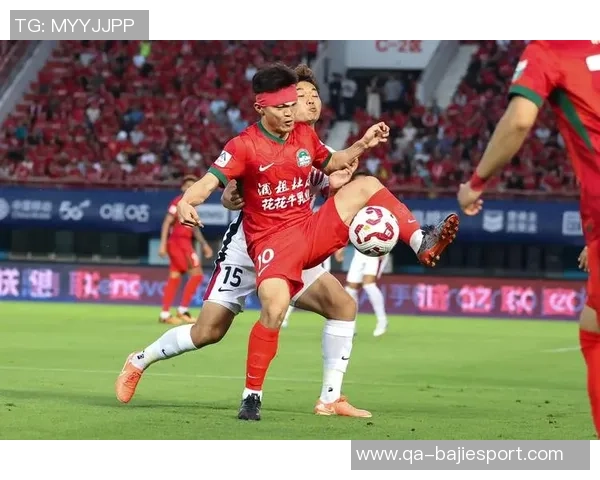 王燊超火力全开四球追平中超单季纪录天外流星般闪耀赛场